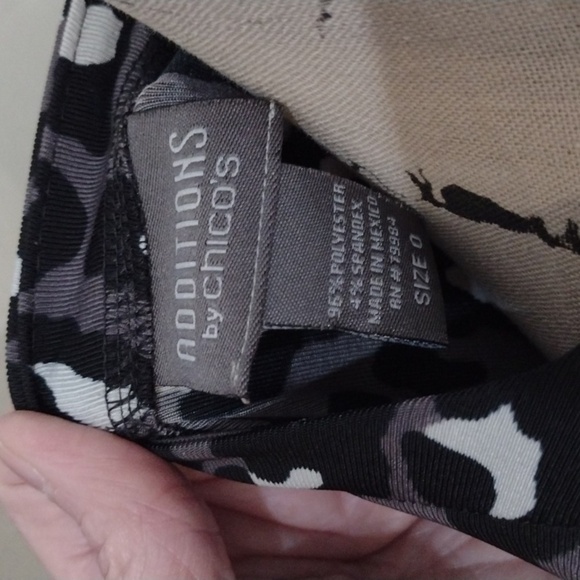 Additions by Chicos Leopard print Lightweight Cardigan Long Sleeve Size Small - Picture 4 of 7